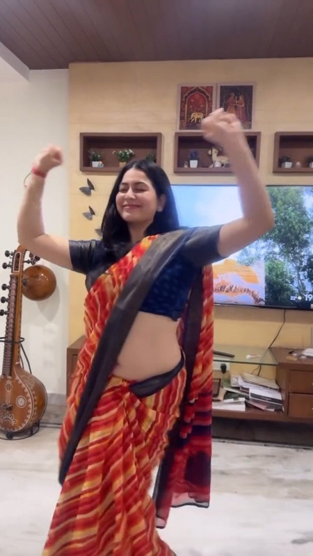 k sudha sexy tummy and navel in red saree mp4 snapshot 00 16 328