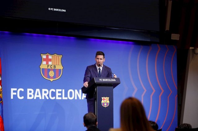 Messi llorando confirma su salida del Barça: "Me voy del club al que amo" Messi3