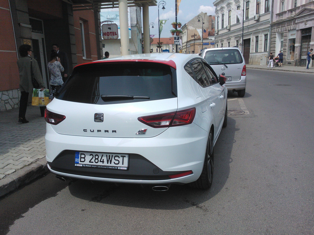 PhotoChooser-eca46196-da63-42bc-a04e-bf2664951f7