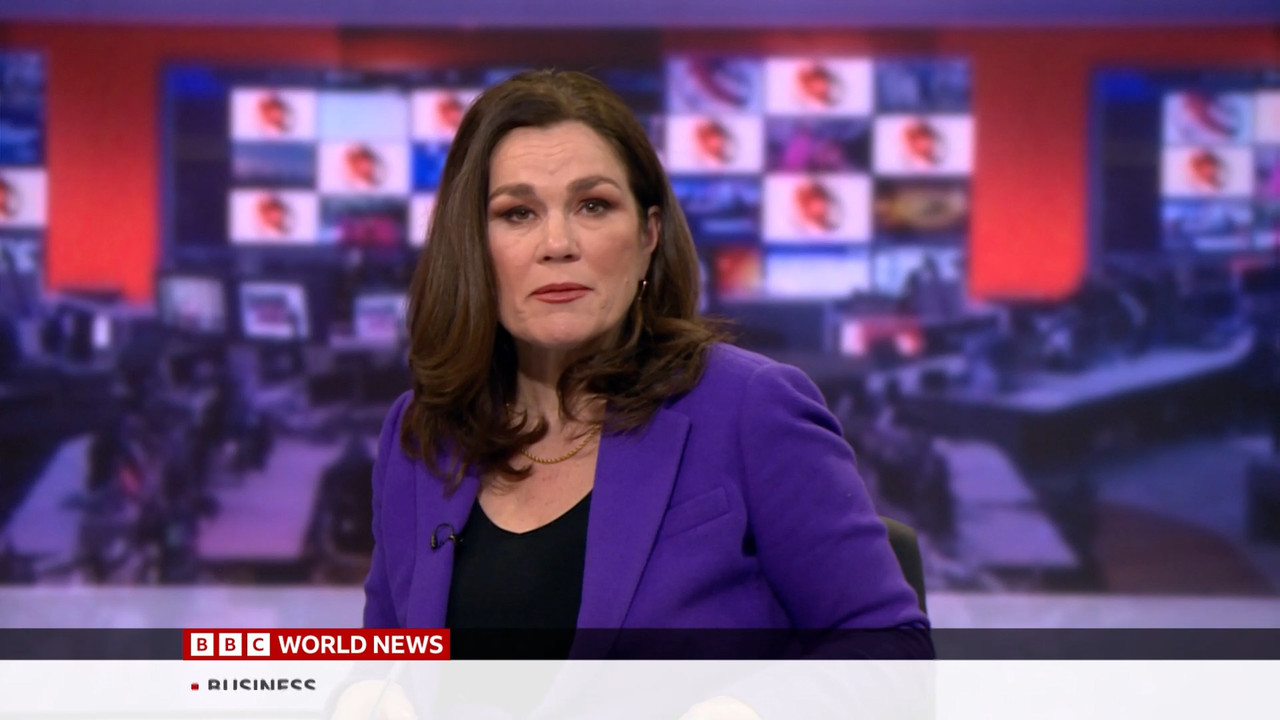 01.14 - 06.00.00 - BBC World News. News. Reporting on the day's inter....ts_snapshot_13.36.528
