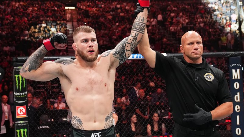 Джейк Матюс срещу Нийл Магни на UFC в Пърт