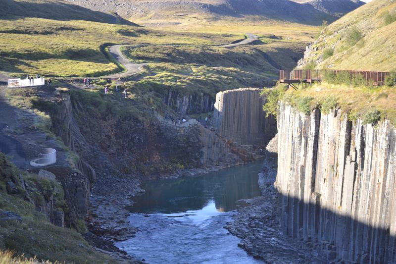 De las columnas de basalto al rugir de la tierra. - Islandia, donde la tierra ruge. (4)