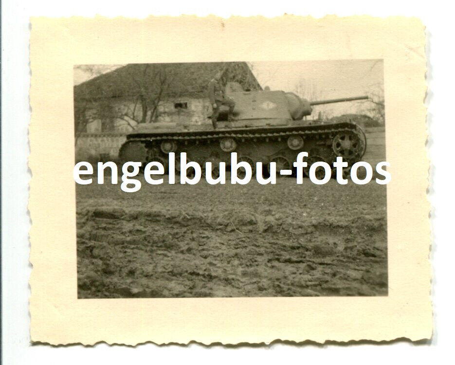 FOTO - Panzer Rgt. 201 - PANZER - Einsatz Rußland - Russischer KW-I mit WAPPEN