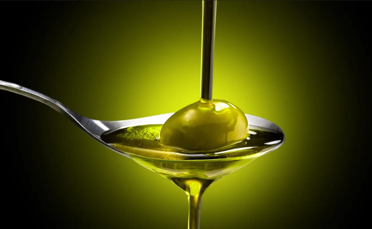¿Qué le pasa a mi cuerpo si tomo una cucharada de aceite de oliva todos los días?