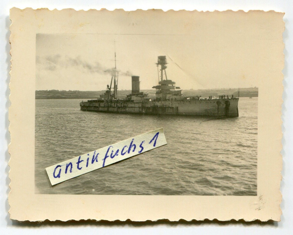 Kriegsschiff Espana vor versenkung beim Bürgerkr