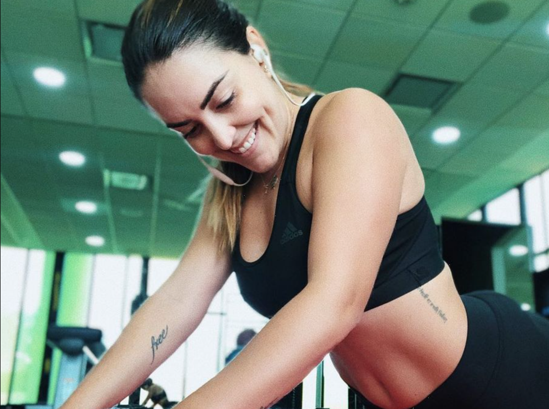 Patty López de la C enamora al posar en revelador atuendo