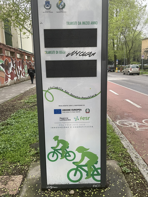 F82FDD17-BF5B-4D32-A8E3-197B558C0990