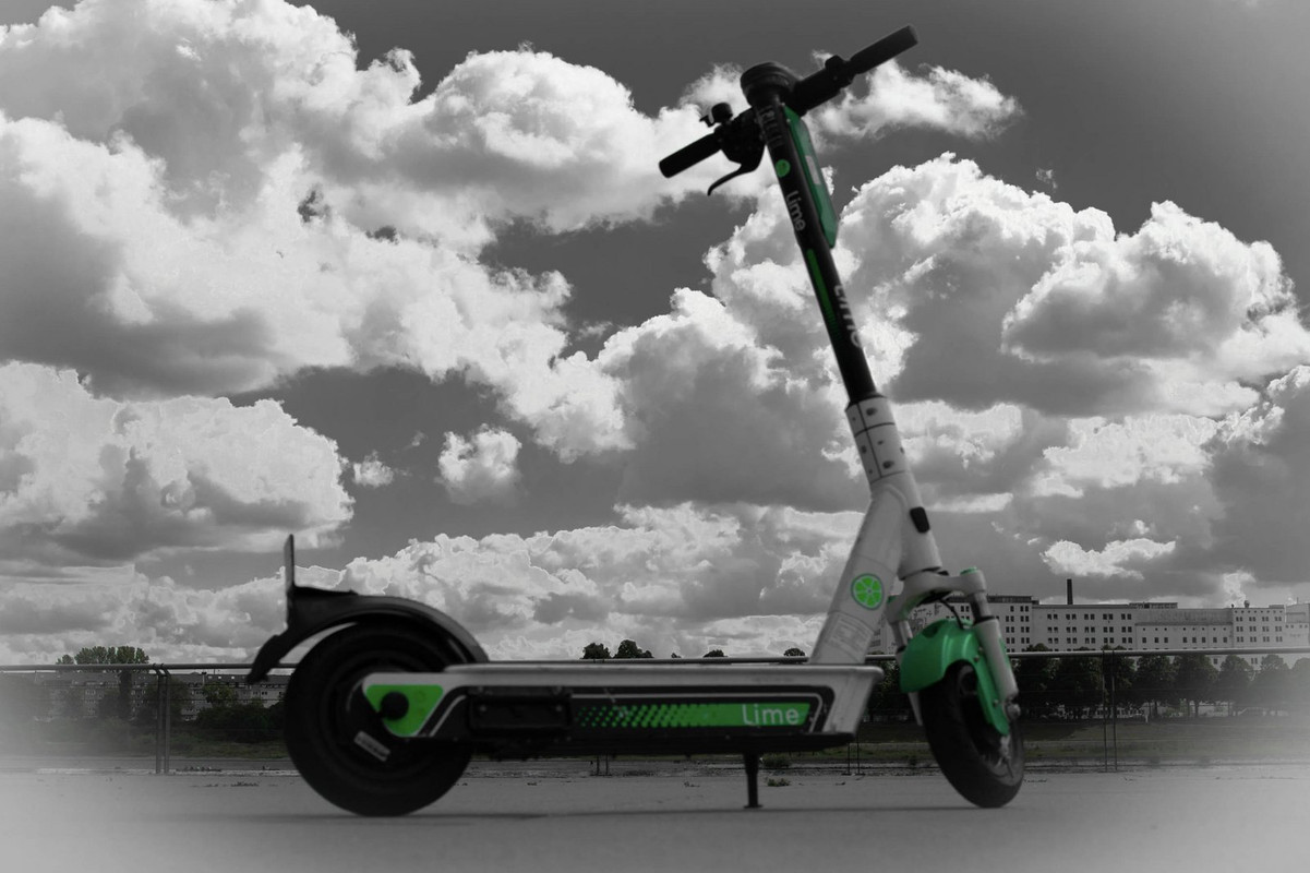 green-scooter-dis.jpg