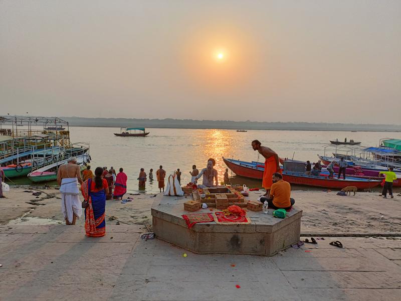 https://i.postimg.cc/KYK79L4M/Varanasi-(270).jpg