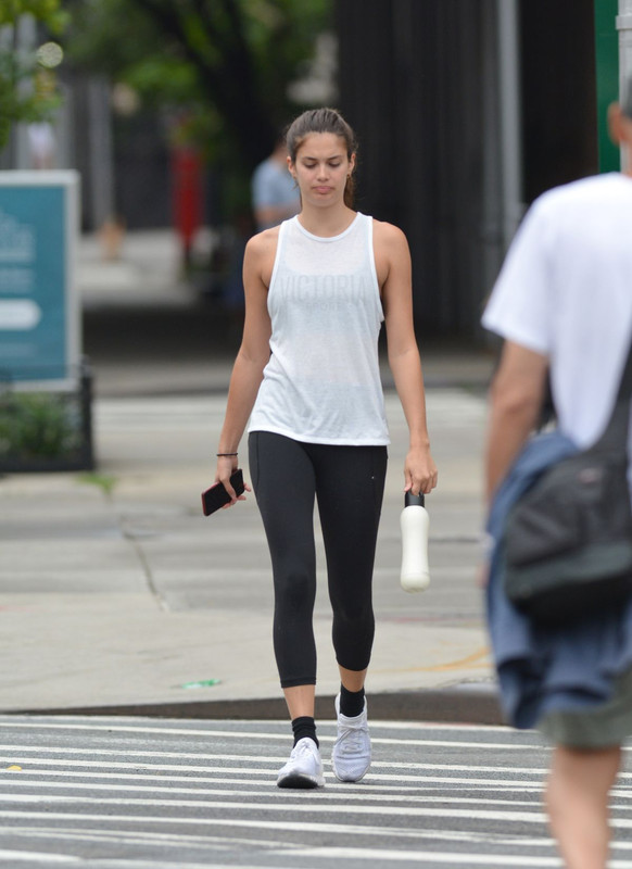 sara-sampaio-heading-to-a-gym-in-new-york-07-15-2018-1