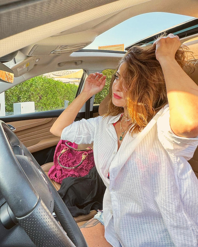 هيدي كرم تخطف الأنظار بإطلالة مبهرة  Heidykaram-1718804550560