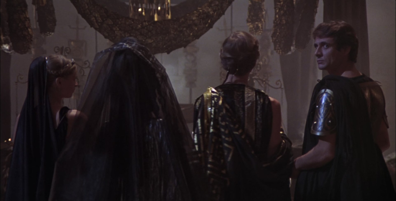 Caligula (1979) (1080p BluRay x265 FreetheFish)-7