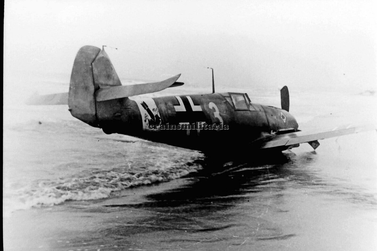 4x REPRO Negativ Foto Messerschmitt Bf 109 Flugzeug Notlandung JG53 auf Sizilien (2)