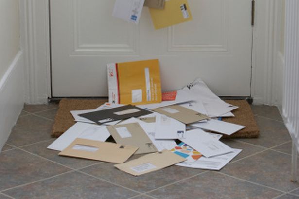 0-Junk-mail-spam-letters-letter-box.jpg