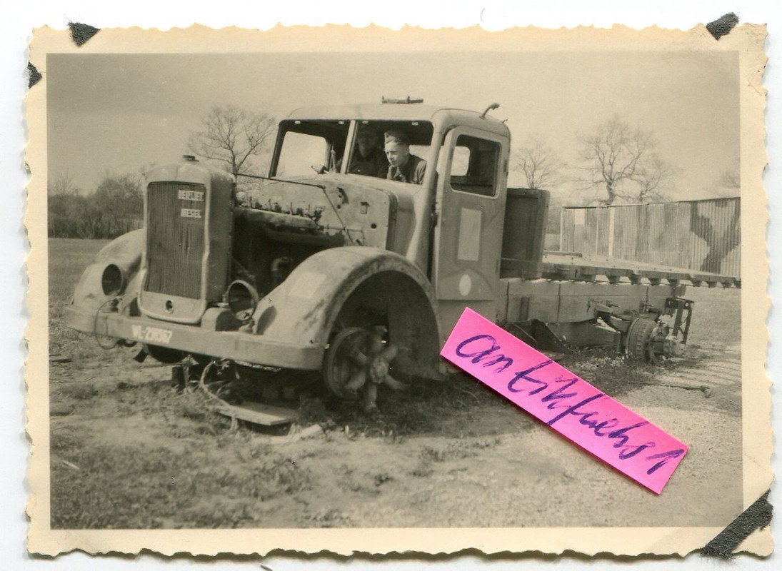 Militär-LKW vom Typ Berlet auf Flugplatz St.Jaqu