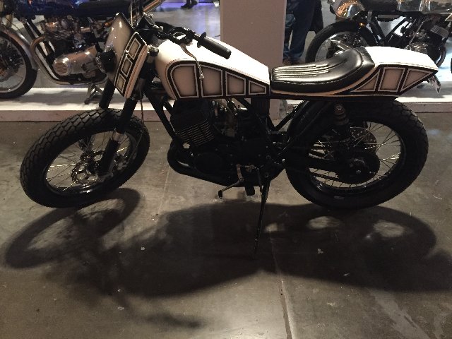 E834E9B4-CE43-4B05-B022-5A3AF74CFD42