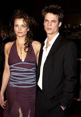 Dina Meyer and Shane West