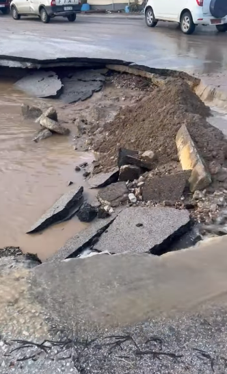 ΕΠΛΗΓΗ ΑΠΟ ΤΗΝ ΚΑΚΟΚΑΙΡΙΑ  Ο ΟΙΚΙΣΜΟΣ ΤΟΥ  ΕΜΠΟΡΙΟΥ (ΒΙΝΤΕΟ)