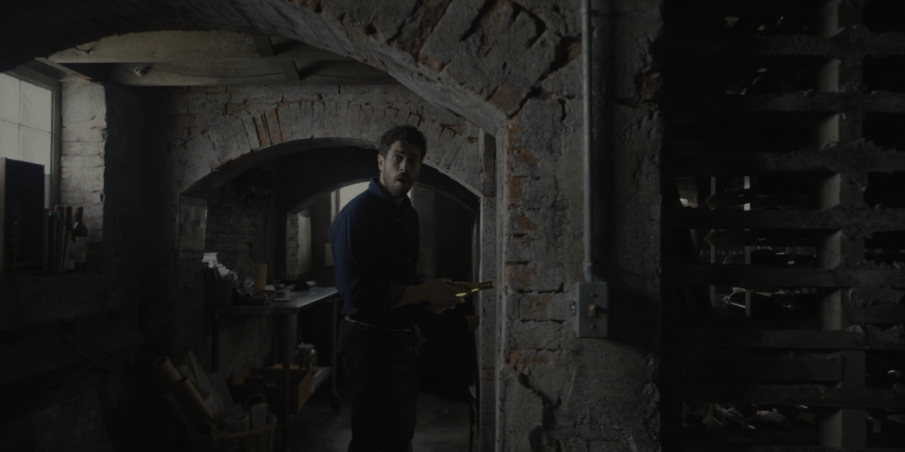 Servant.S01E01.Rinato.ITA.ENG.HDR.2160p.WEB.h.265-MeM.mkv_snapshot_33.16_[2021.01.27_21.35.42]