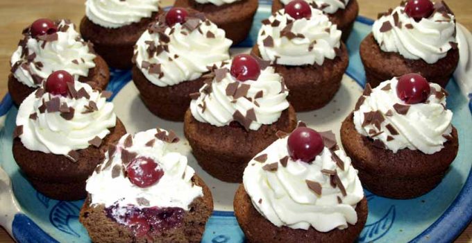 Schwarzwälder Kirsch-Muffins Schwarzwälder Kirsch-Muffins