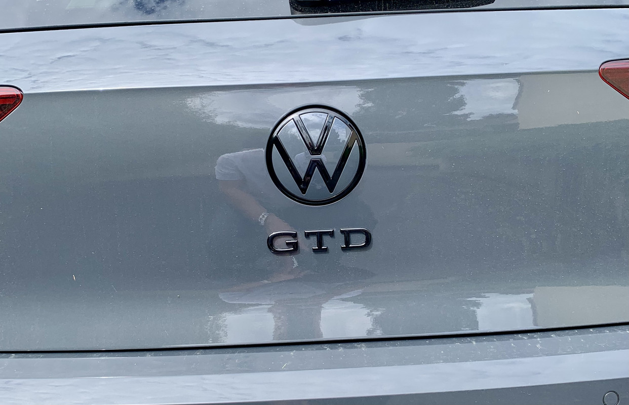 20E947BC-B365-4212-B454-089CCF57483A