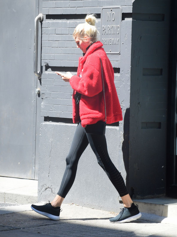 devon-windsor-leaves-a-gym-in-new-york-05-21-2018-0