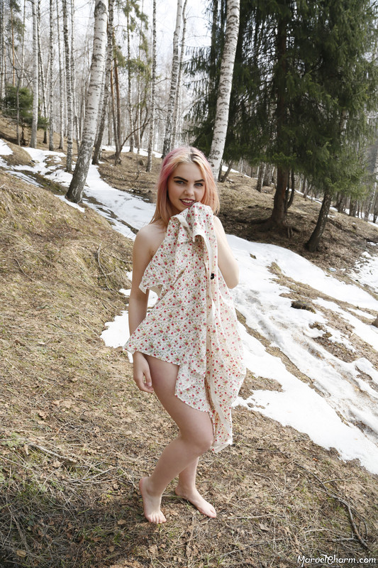 MarvelCharm_Rebecca-Outdoor-Peeks-036