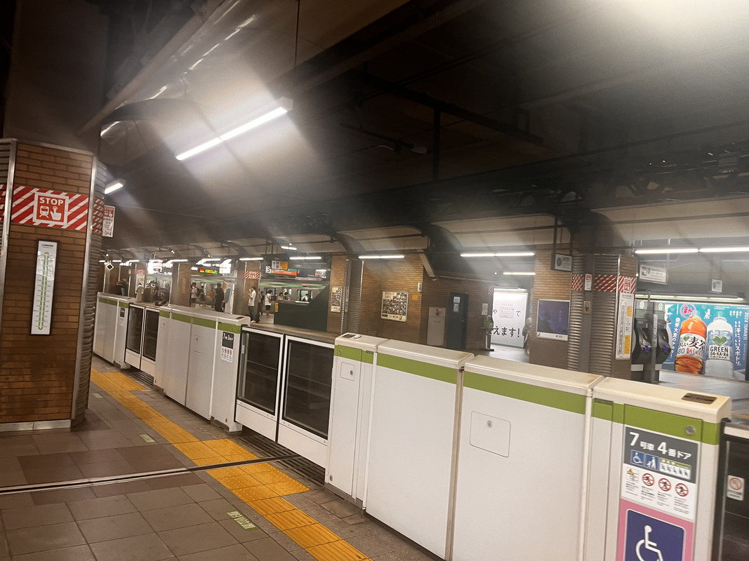 CDFD29BF-2669-4D2B-BE52-BF0BB4ED3181