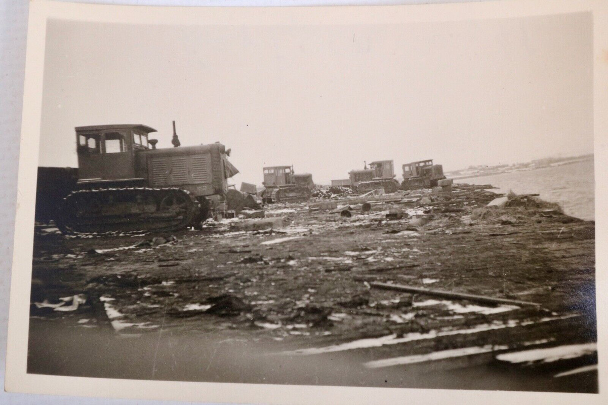 Fotos Res.-Pol.-Batl. 134 Gräber STUG Panzer Krim etc.