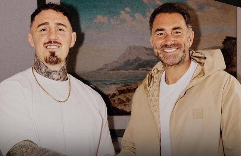 Дейна Уайт към Том Аспинал: Трябва да поговорим