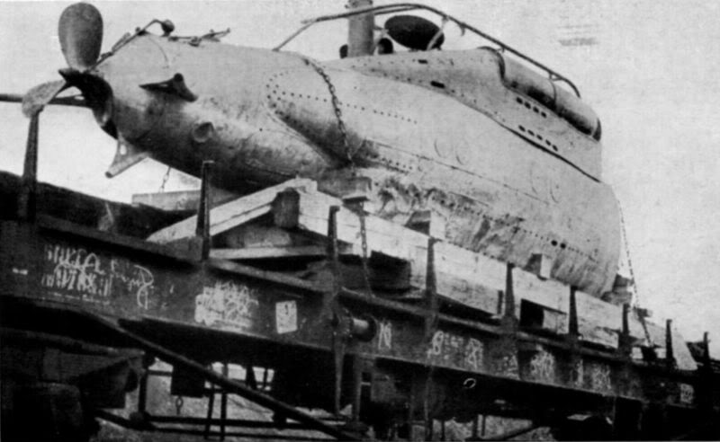 Mini submarino CA, encontrado en Burdeos al final de la guerra Mini submarino CA, encontrado en Burdeos al final de la guerra