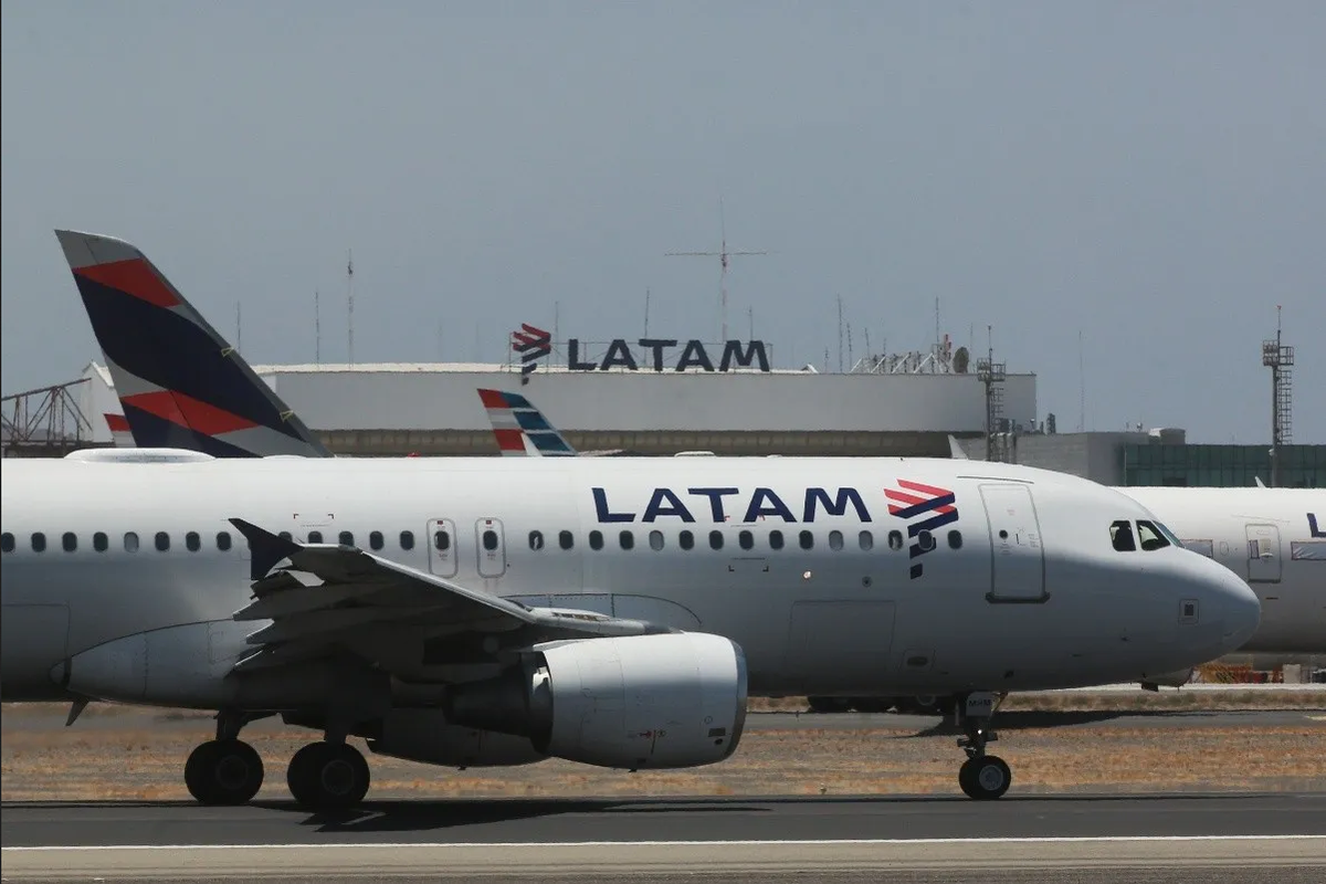 Accidente LATAM: Avión sufre turbulencias extremas y lanza pasajeros al techo