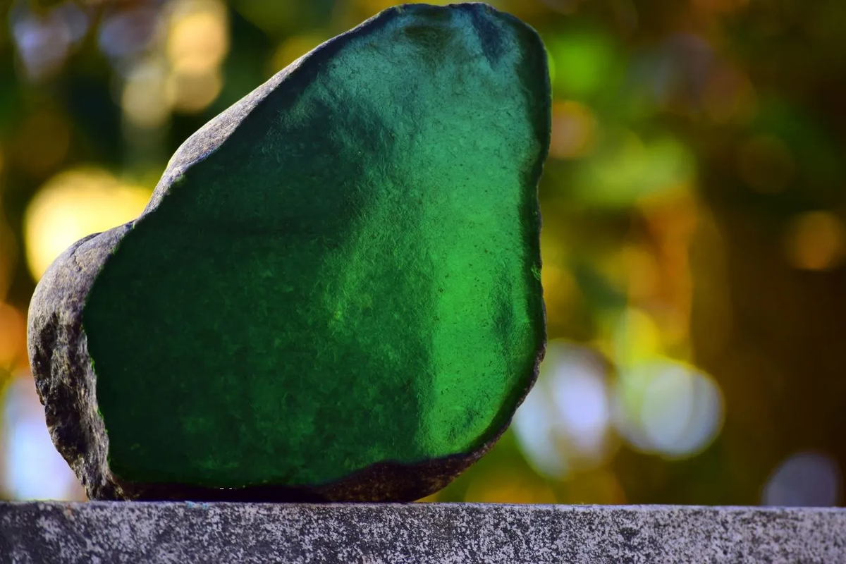 Descubre los beneficios y propiedades del Jade: una joya milenaria