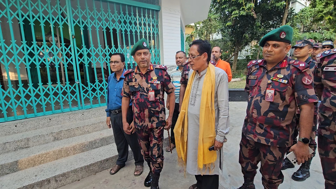 সীমান্ত এলাকার ৬৬৬ পূজামণ্ডপের নিরাপত্তায় বিজিবির পৃথক ক্যাম্প