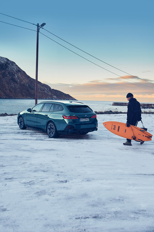 P90537332_highRes_the-new-bmw-i5-edriv