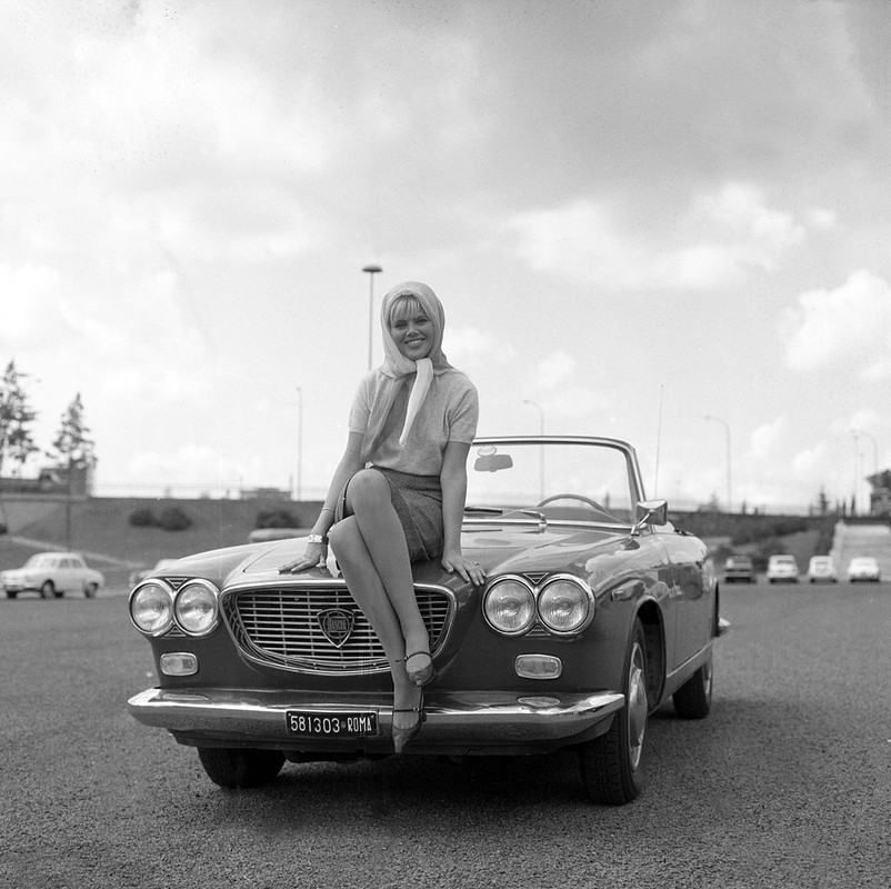 Britt_Ekland_md02