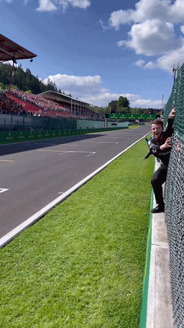 Monaaa-LH44-1819271281079910600.gif