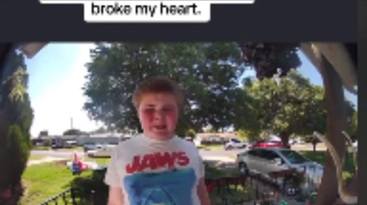 Video muestra a niño de 12 años buscar a sus amigos tras bullying