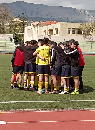 Η ΔΙΟΙΚΗΣΗ ΤΗΣ ΜΙΚΡΑΣ ΑΠΟΘΕΩΝΕΙ ΤΟΥΣ ΦΟΙΤΗΤΕΣ ΤΗΣ 