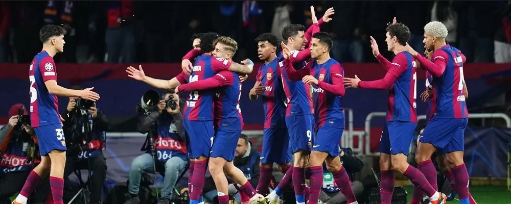Barcelona golea al Napoli y se pasa a cuartos de final de la Champions League