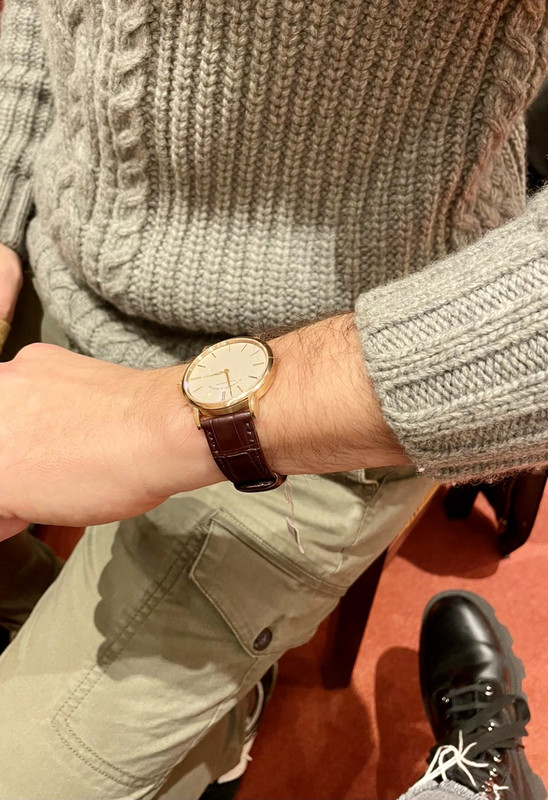 4F7EC781-6ADC-41F3-BF60-545AB99030F4