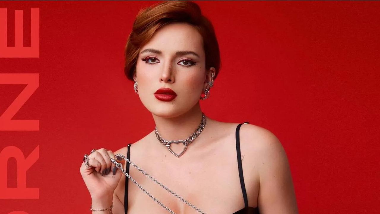Abs de acero de Bella Thorne eleva la temperatura antes de la Navidad