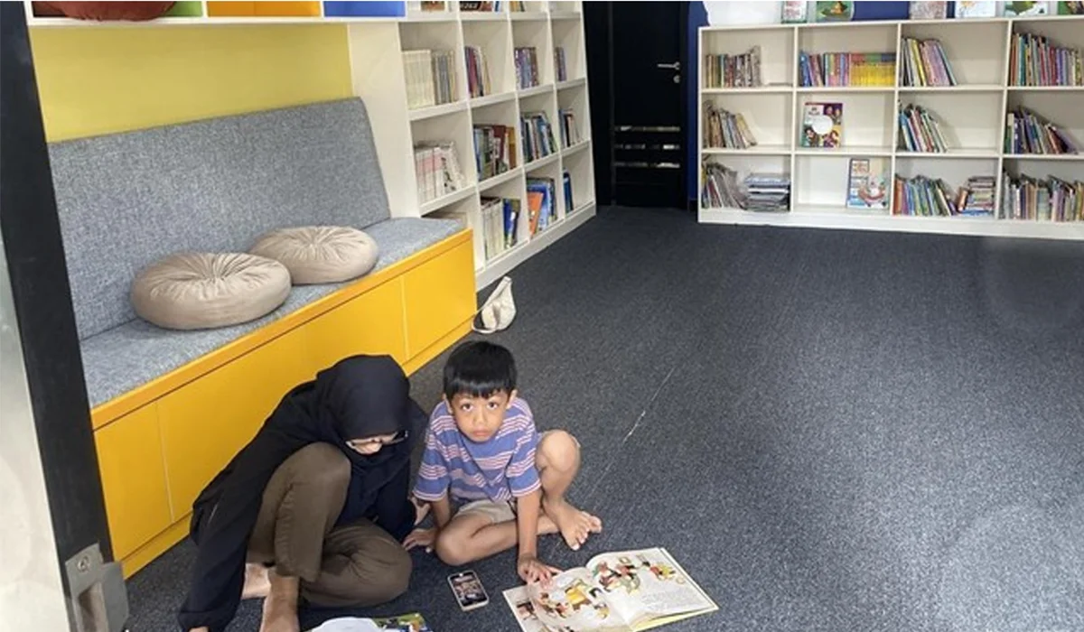 Emak-emak Sleman Hobi Nongkrong di Ruang Literasi