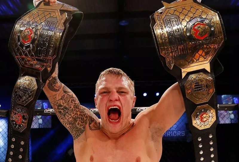 UFC подписаха отново с Мейсън Джоунс