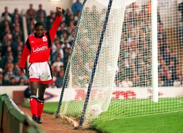 [Image: Bryan-Roy-celebrates-his-second-goal-of-...-s-4-1.jpg]