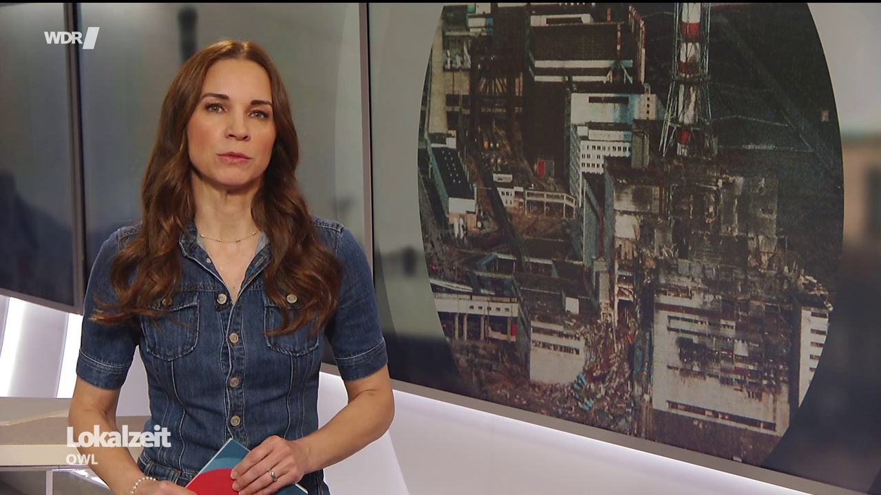 Kristina Sterz WDR Lokalzeit OWL 24 04 2026 90X Caps 33