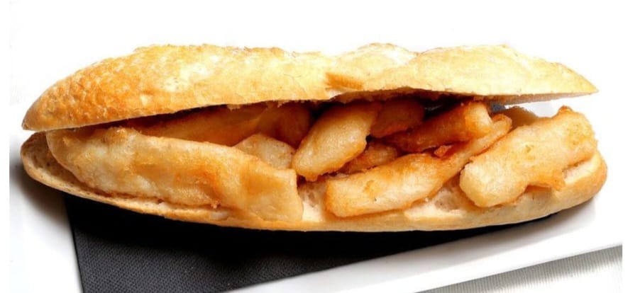 Bocadillo De Rabas De Calamar Con Queso