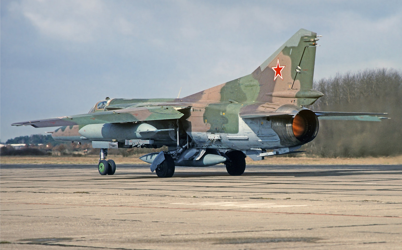 19 GvAPIB Mig-27D Yellow 26_61912558147 (4)