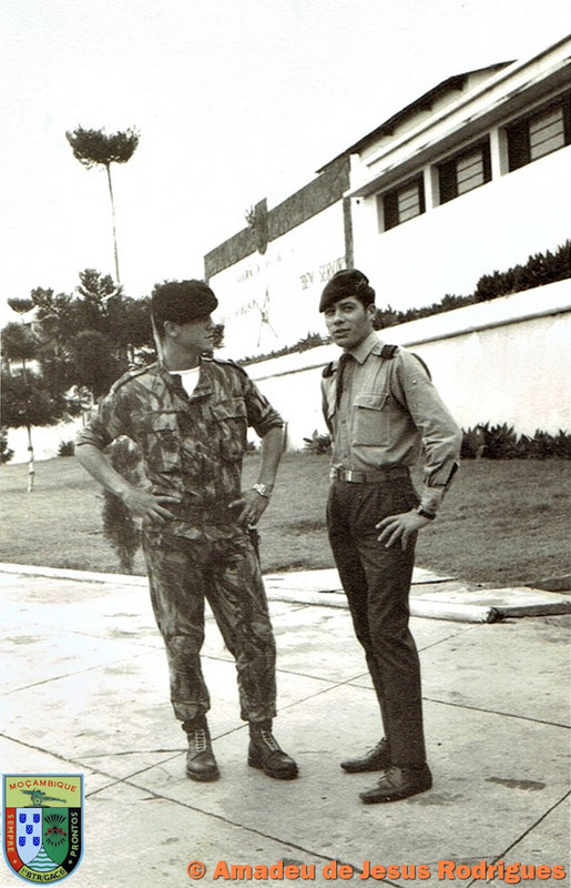 Em-Louren-o-Marques-frente-do-quartel