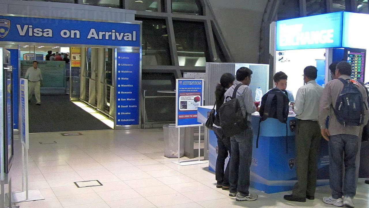 thailand-visa-on-arrival-counter-min.jpg